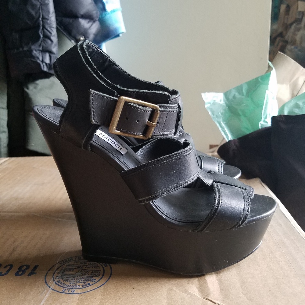 Steve Madden Black Leather Platform Sandals